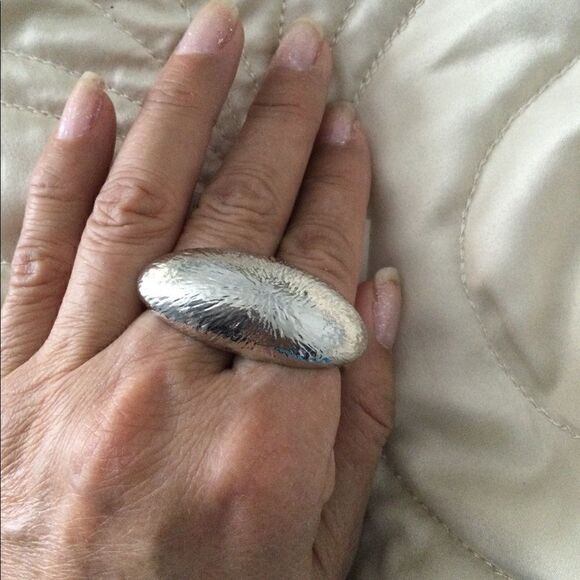 NWT 6.5 n 7.5 ring 2 fingered textured silver-tone - Picture 1 of 7